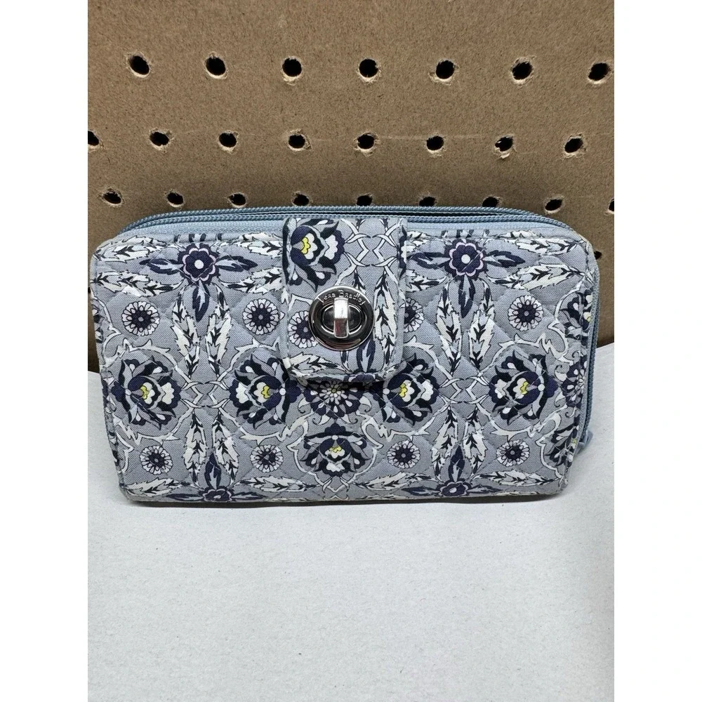 Vera Bradley RFID Turnlock‎ Wallet in Plaza Tile Floral
